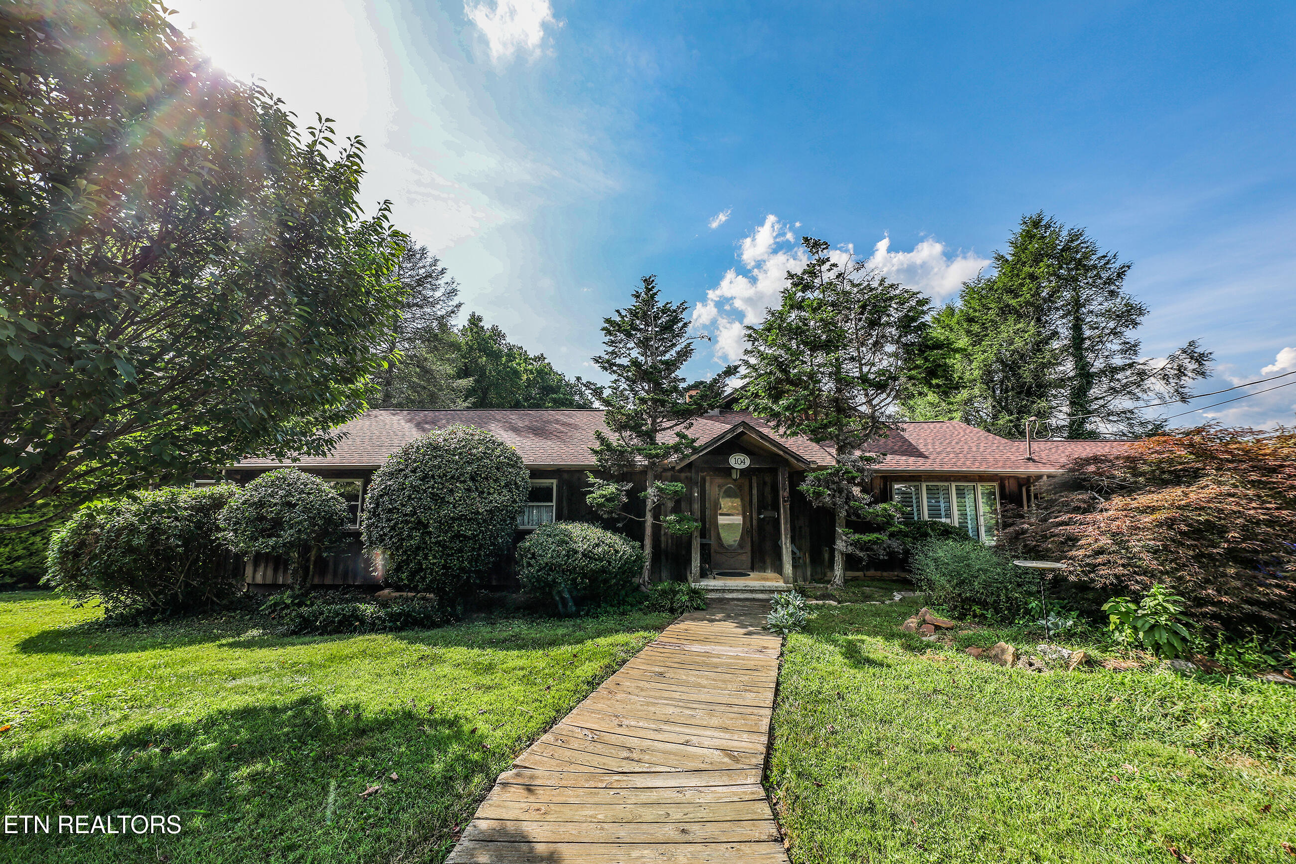 104 Ogden Circle Oak Ridge, TN 37830 - Photo 1 of 40 O179A8278 copy