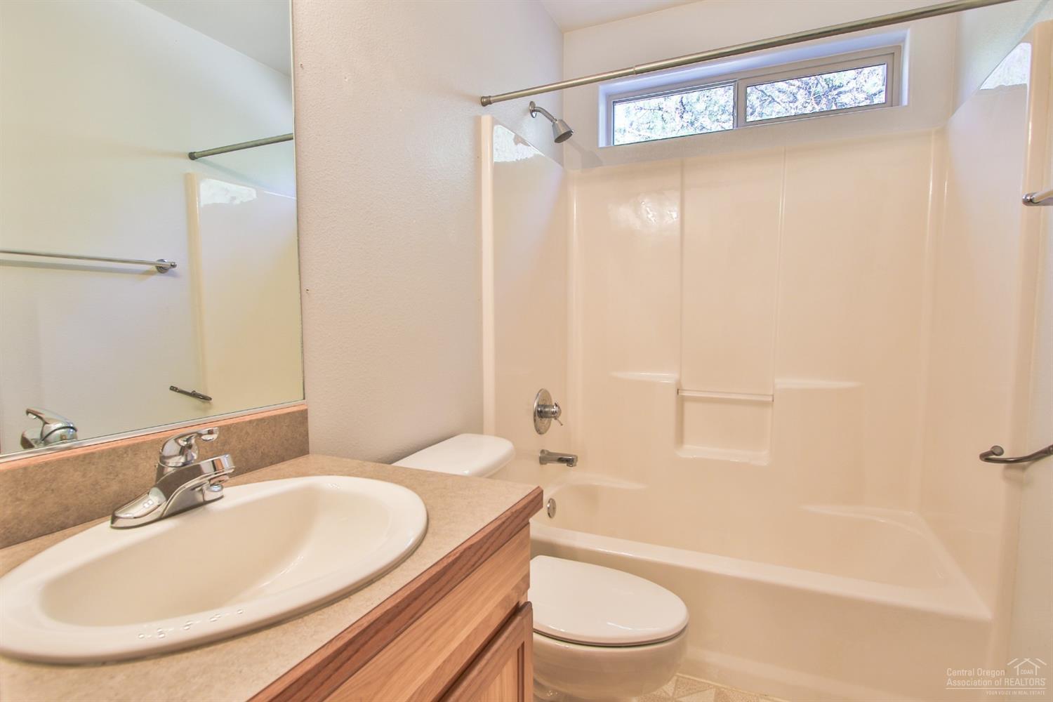 16960 Hermosa Road Bend, OR 97707 - Photo 17 of 22 Additional Photo