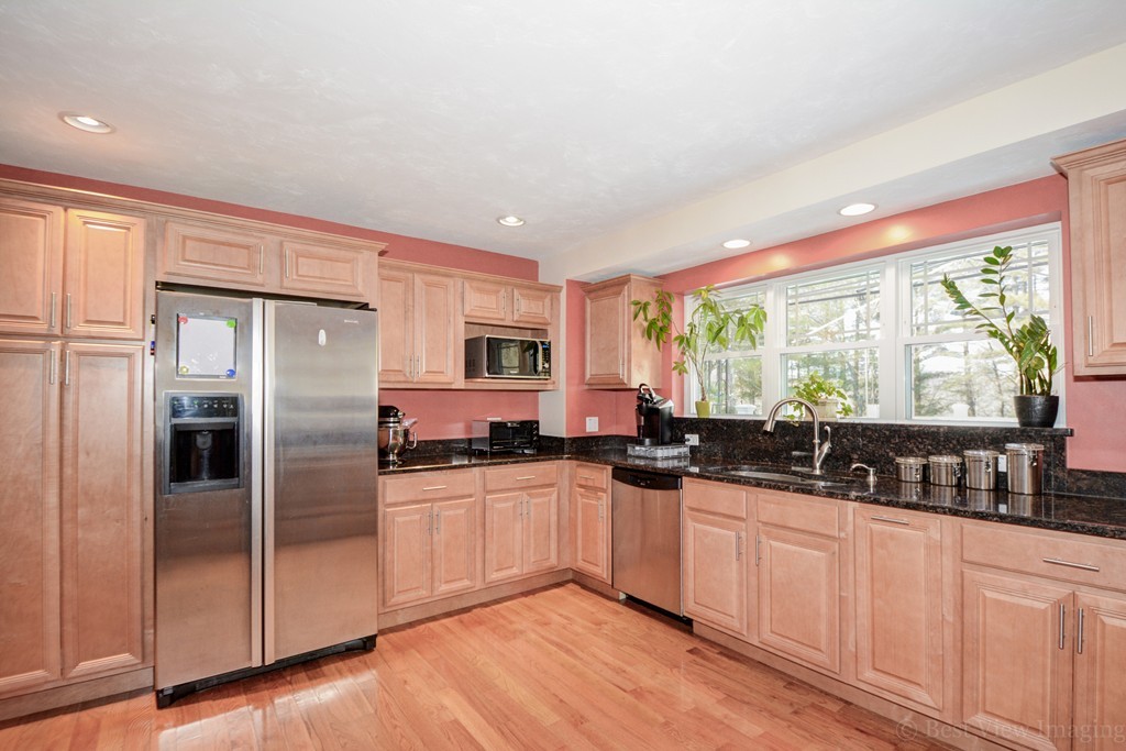 235 Arnold Road Sturbridge, MA 01518 - Photo 6 of 30