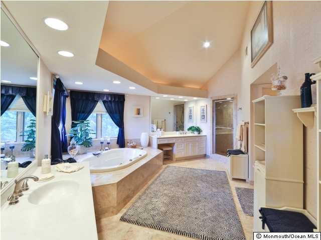 2631 River Road Point Pleasant, NJ 08742 - Photo 14 of 47 Master bath