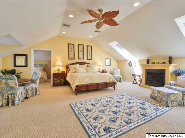 2631 River Road Point Pleasant, NJ 08742 - Photo 17 of 47 Second master bedroom suite