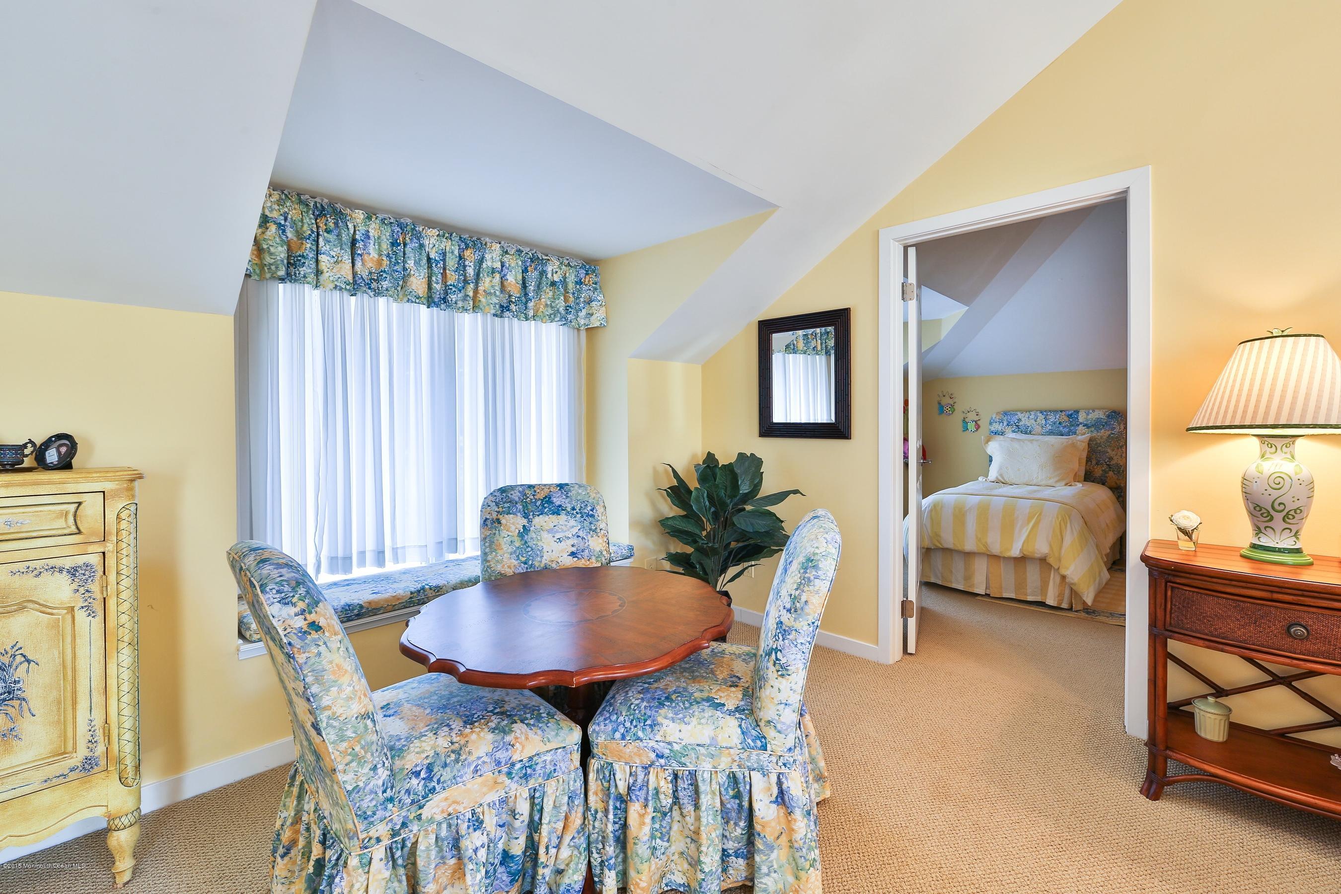 2631 River Road Point Pleasant, NJ 08742 - Photo 19 of 47 Sitting area additional Master Suite