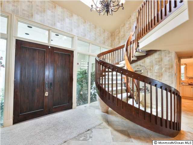2631 River Road Point Pleasant, NJ 08742 - Photo 24 of 47 Grand entrance Foyer