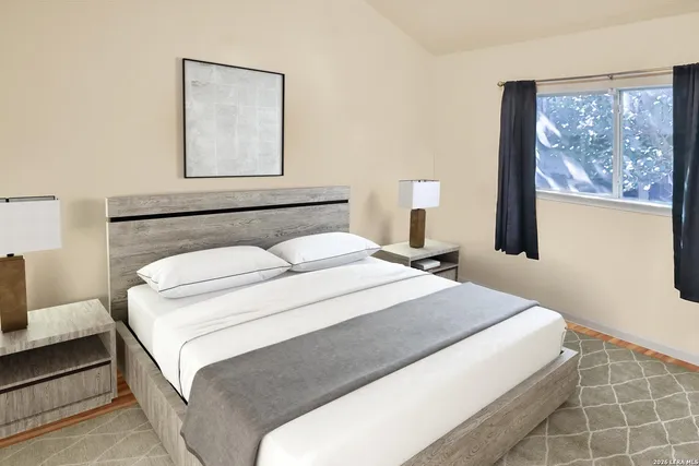 $1,300 | 3202 Eisenhauer Road, Unit 402, San Antonio, TX 78209