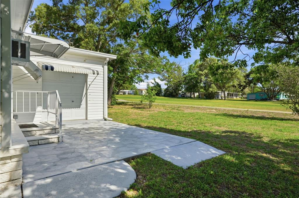 8496 Highpoint Boulevard Brooksville, FL 34613 - Photo 7 of 59