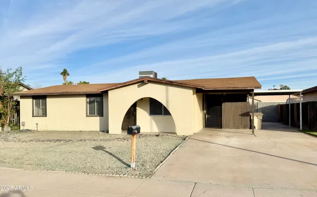 $1,695 | 4520 West Hatcher Road, Glendale, AZ 85302