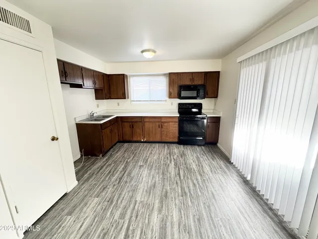 $1,695 | 4520 West Hatcher Road, Glendale, AZ 85302