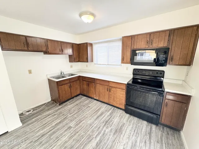 $1,695 | 4520 West Hatcher Road, Glendale, AZ 85302