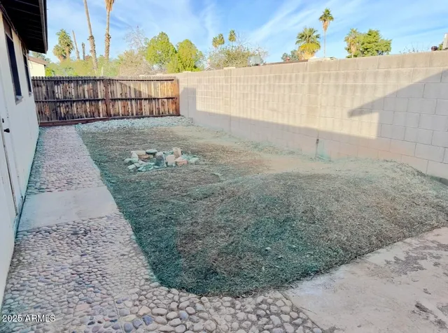 $1,695 | 4520 West Hatcher Road, Glendale, AZ 85302