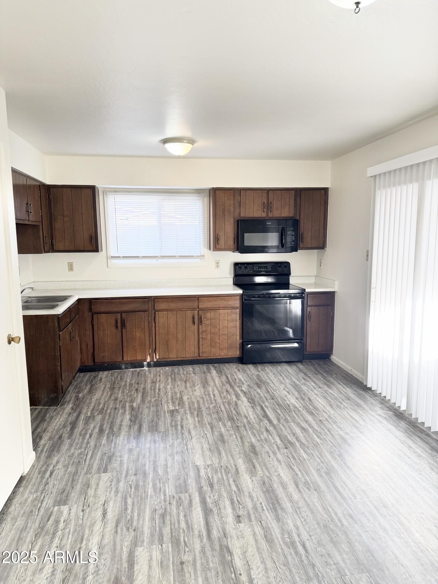 4520 West Hatcher Road Glendale, AZ 85302 - Photo 9 of 38 9