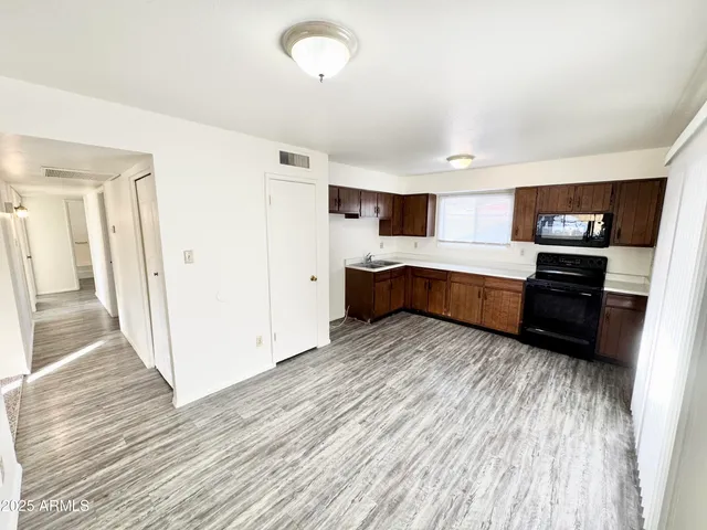 $1,695 | 4520 West Hatcher Road, Glendale, AZ 85302