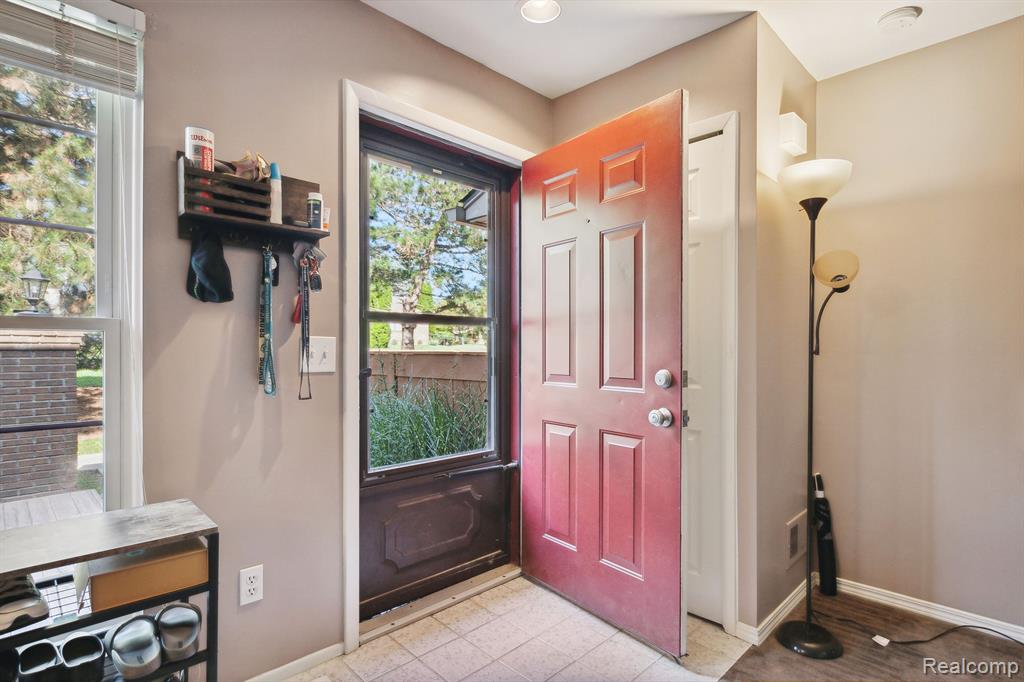 22040 Edgewater Novi, MI 48375 - Photo 11 of 44
