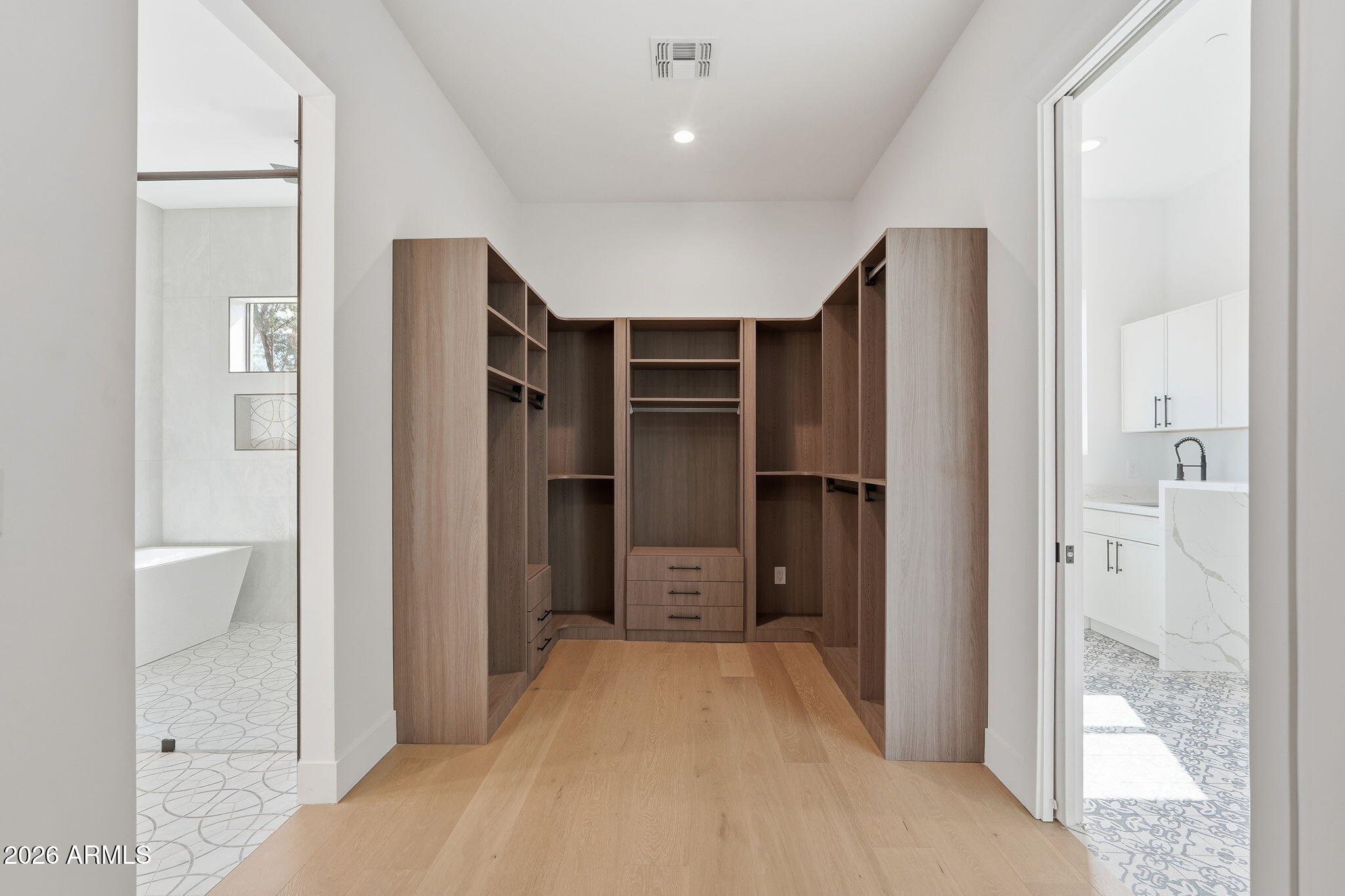 7232 East Cambridge Avenue Scottsdale, AZ 85257 - Photo 23 of 42 Primary closet