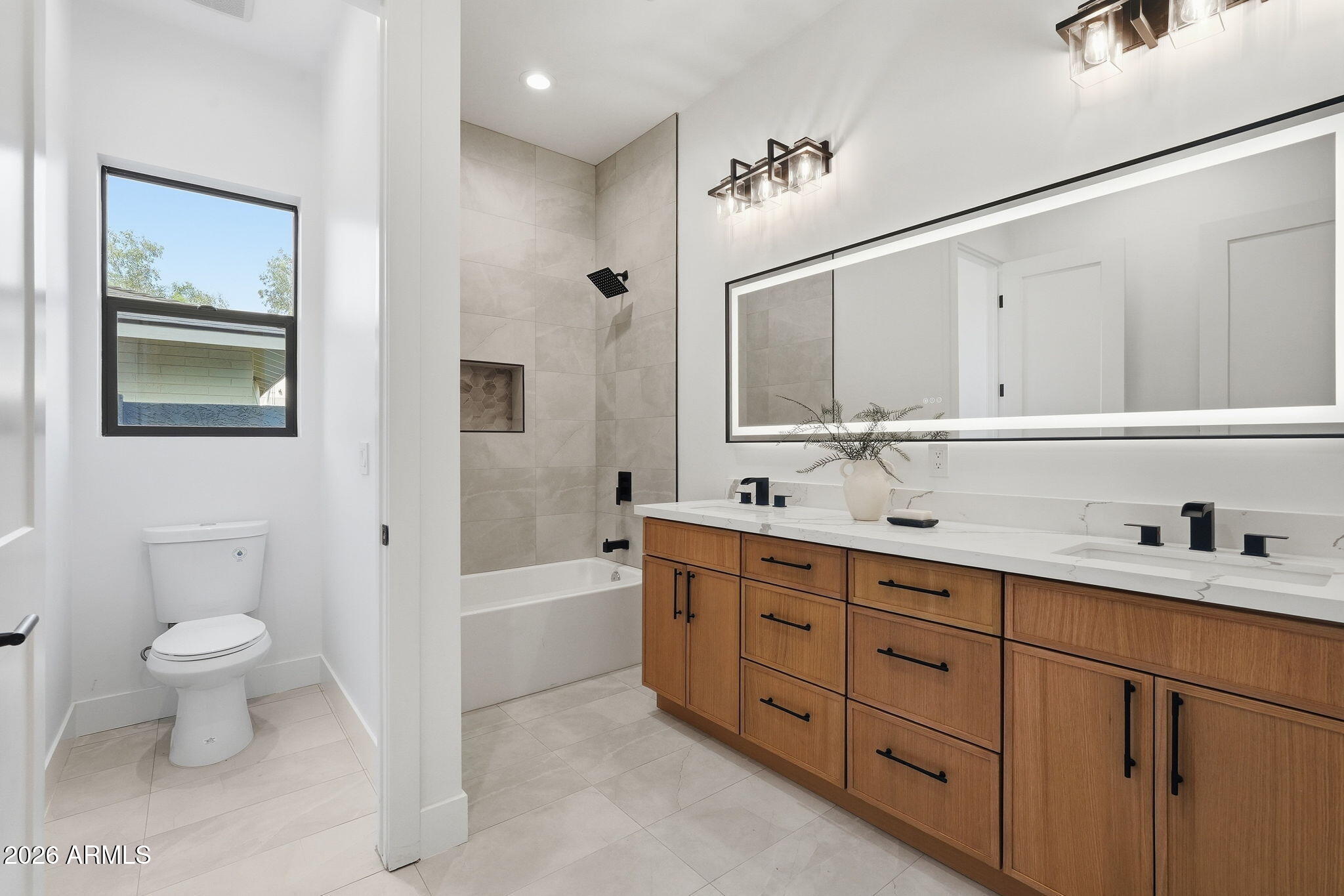 7232 East Cambridge Avenue Scottsdale, AZ 85257 - Photo 32 of 42 Guest bathroom