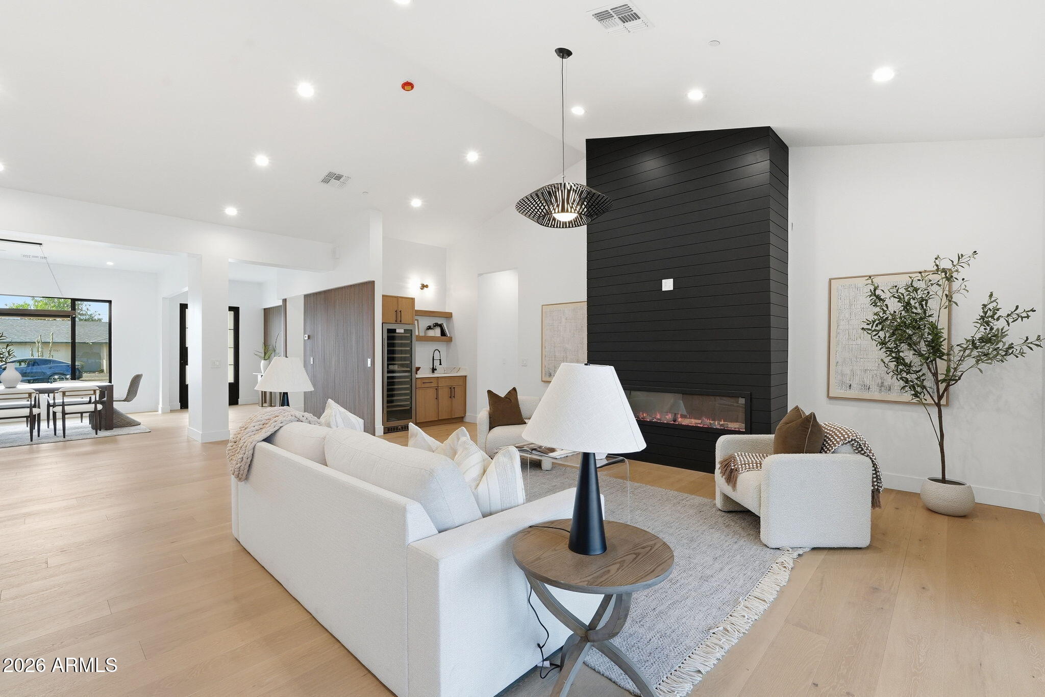 7232 East Cambridge Avenue Scottsdale, AZ 85257 - Photo 9 of 42 Living room