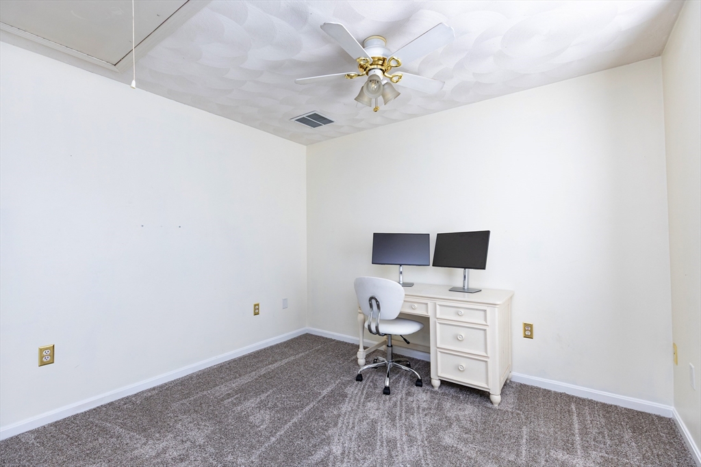 7 Austin Street Methuen, MA 01844 - Photo 27 of 39