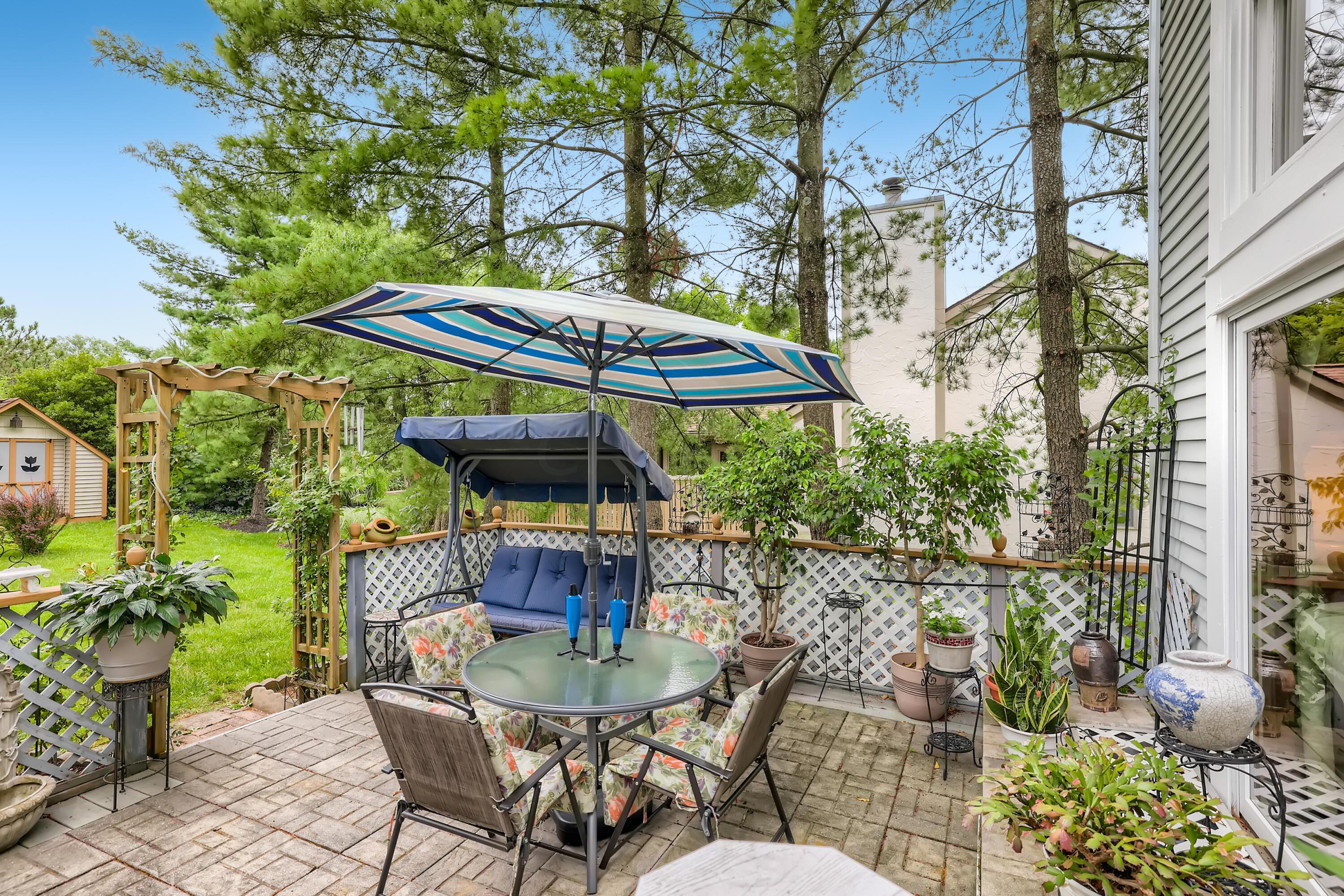 198 South Spring Road Westerville, OH 43081 - Photo 23 of 27 35 Deck-2