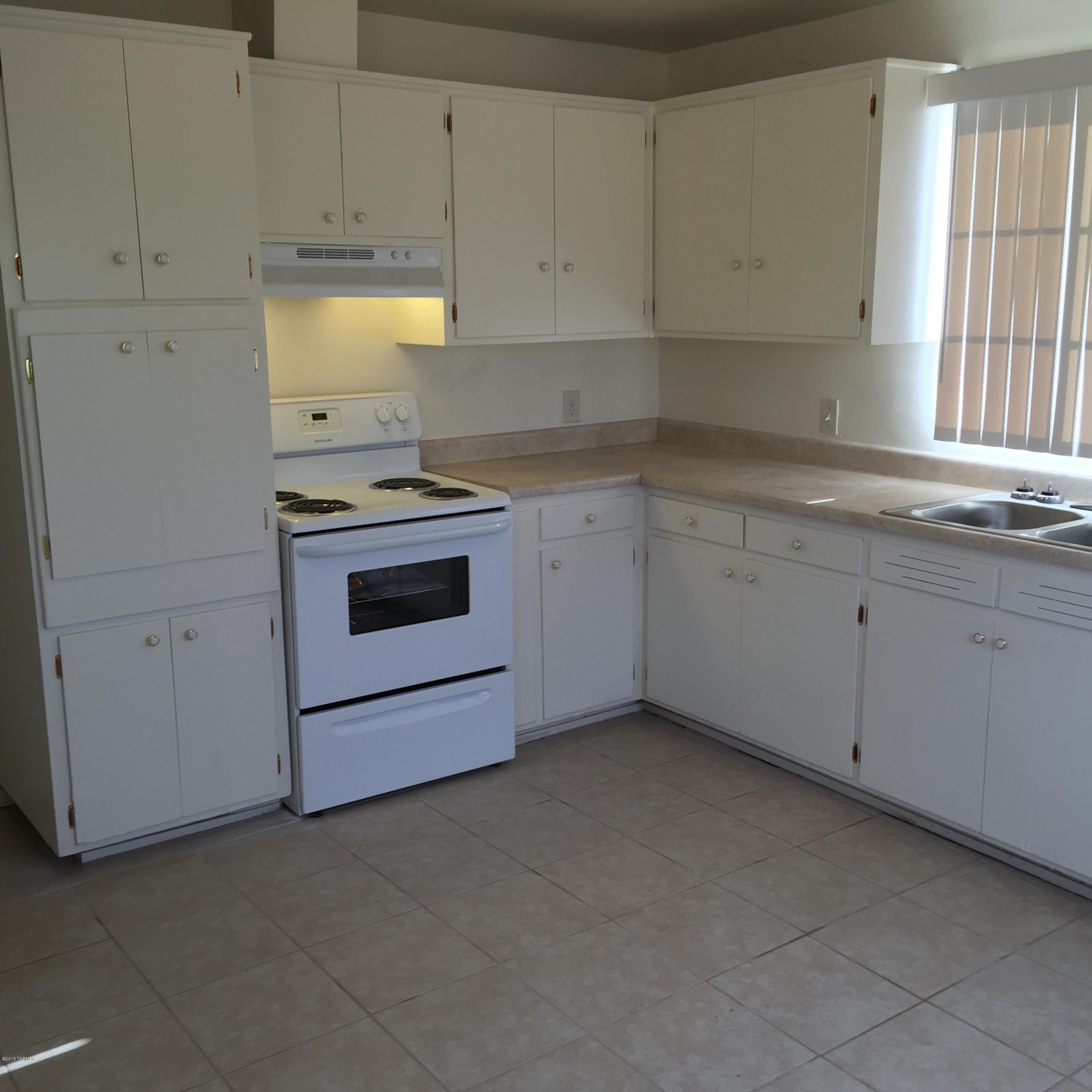 942 East Halcyon Road Tucson, AZ 85719 - Photo 3 of 15