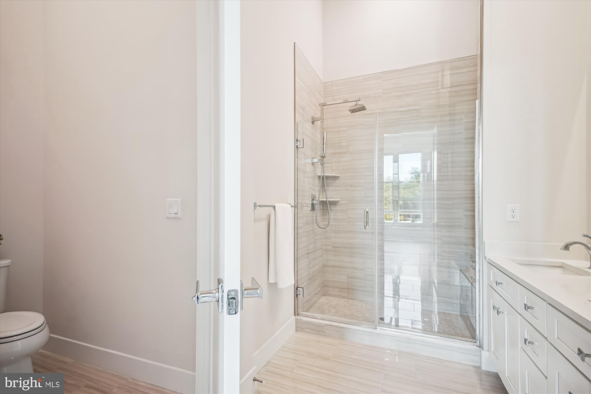 1761 Old Meadow Road, Unit 106 McLean, VA 22102 - Photo 14 of 37 Attached Bathroom (Bedroom 1)