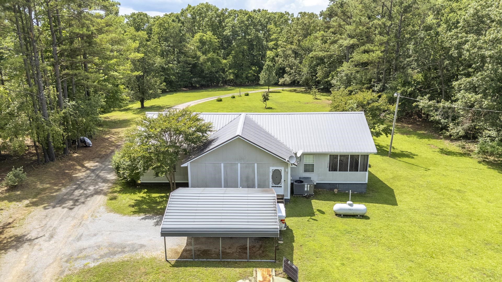 1640 Lick Creek Road Michie, TN 38357 - Photo 38 of 40