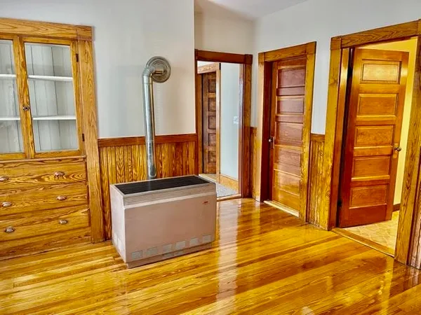 $1,950 | 26 Prince Street, Unit 2, Manchester, NH 03102