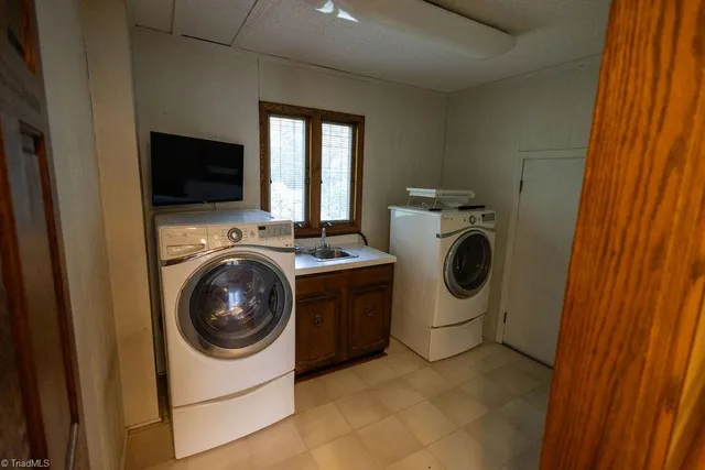 $449,900 | 3605 Highway 268, Siloam, NC 27047