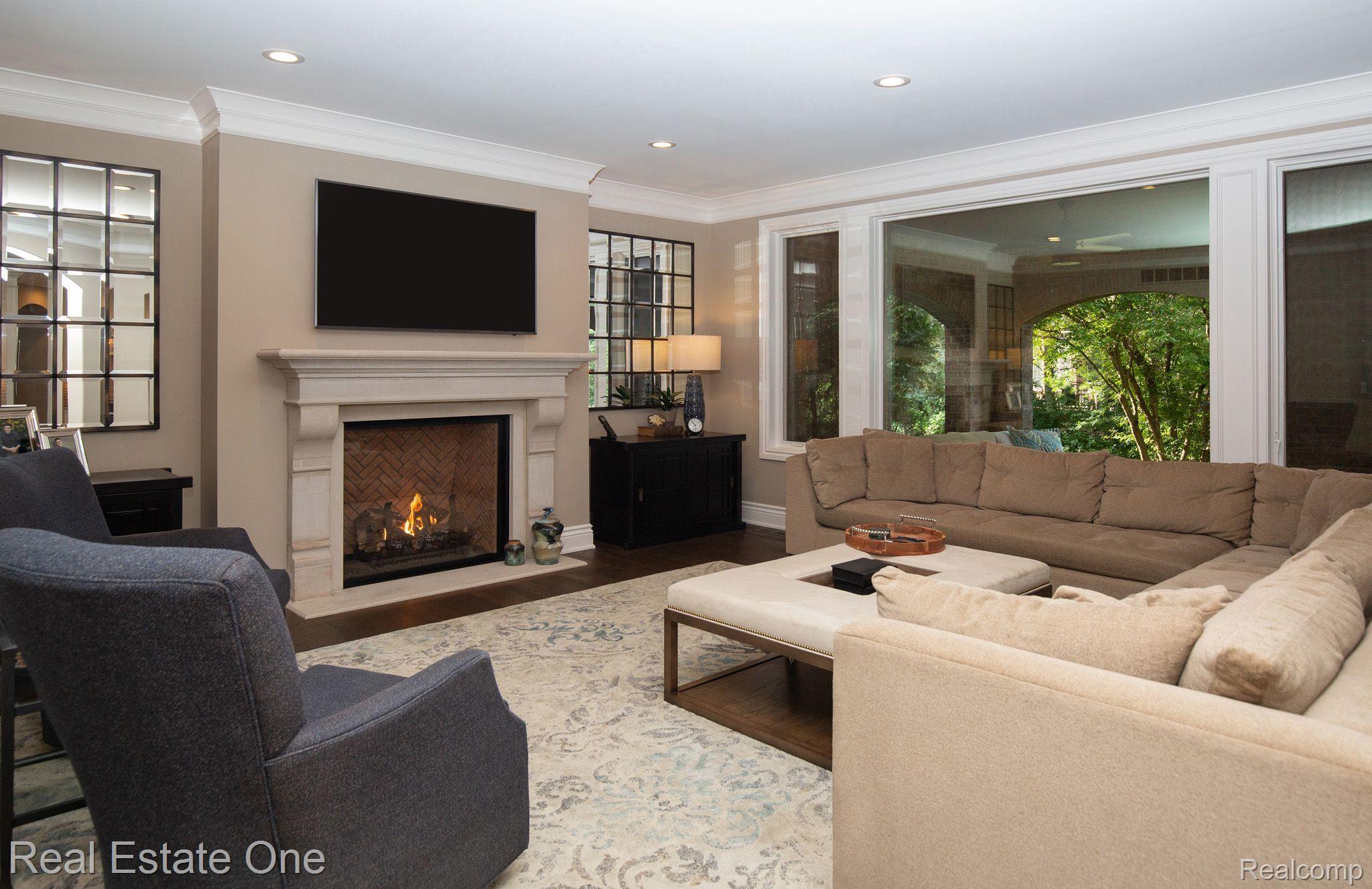 3760 Cedar Brook Drive Rochester, MI 48309 - Photo 19 of 76 Great Room with Gas Fireplace; Mirrors included