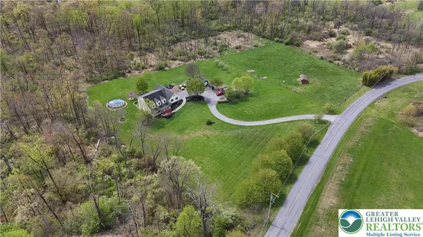 $850,000 | 725 Buttermilk Road, Hellertown, PA 18055