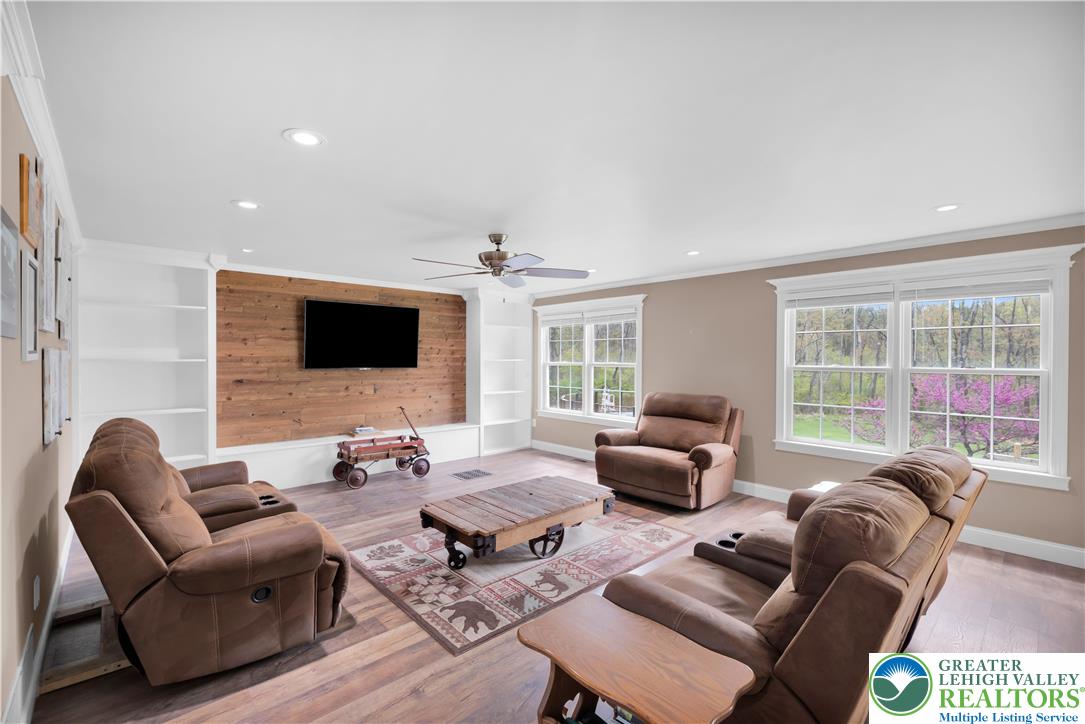 725 Buttermilk Road Hellertown, PA 18055 - Photo 11 of 66
