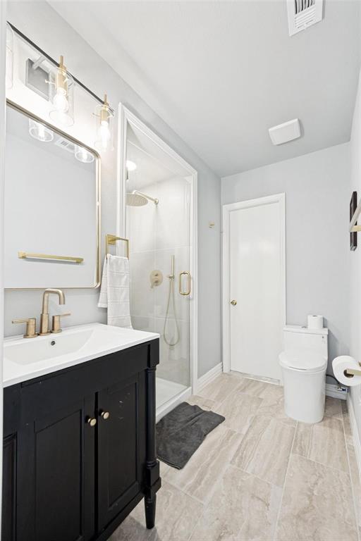 818 Riviera Drive Mansfield, TX 76063 - Photo 8 of 24 Bathroom