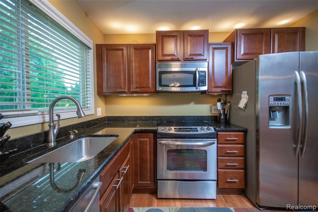 1491 Colony Drive Rochester Hills, MI 48307 - Photo 11 of 32