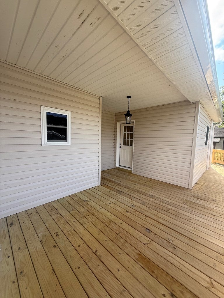 352 Middle Street Fries, VA 24330 - Photo 4 of 17 Gallery Image 4