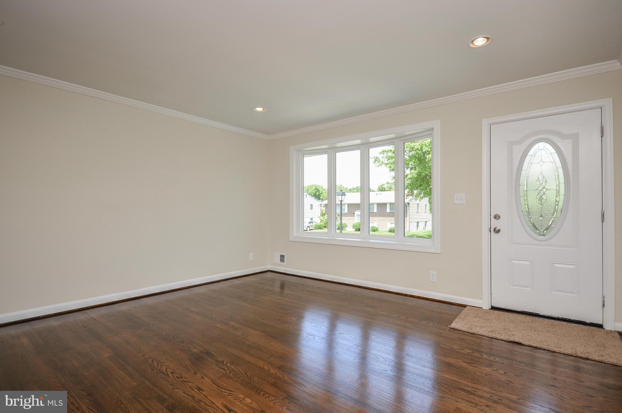 8907 Mark Place Laurel, MD 20708 - Photo 2 of 30 Living Room