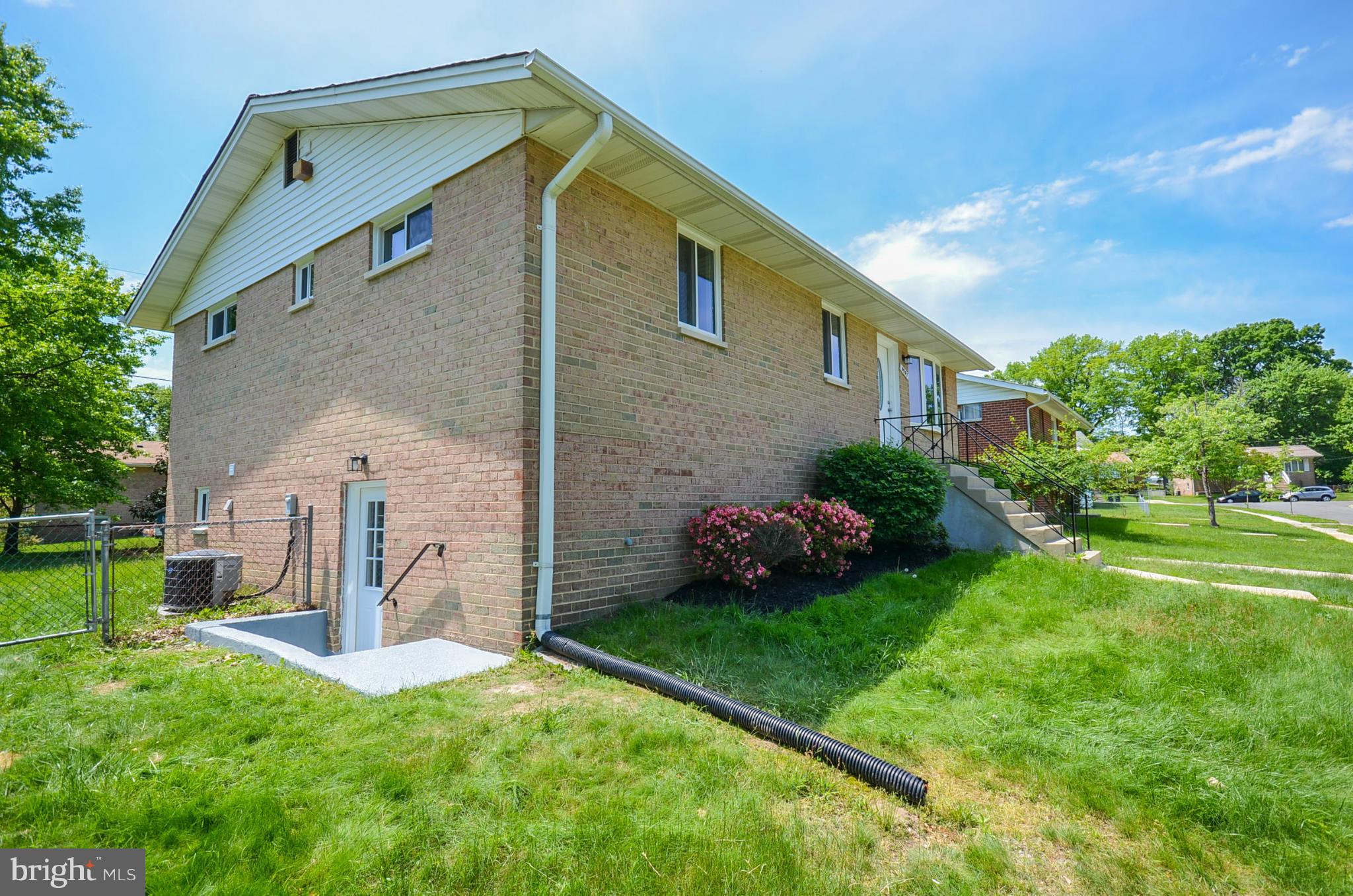 8907 Mark Place Laurel, MD 20708 - Photo 28 of 30 Exterior (Front)