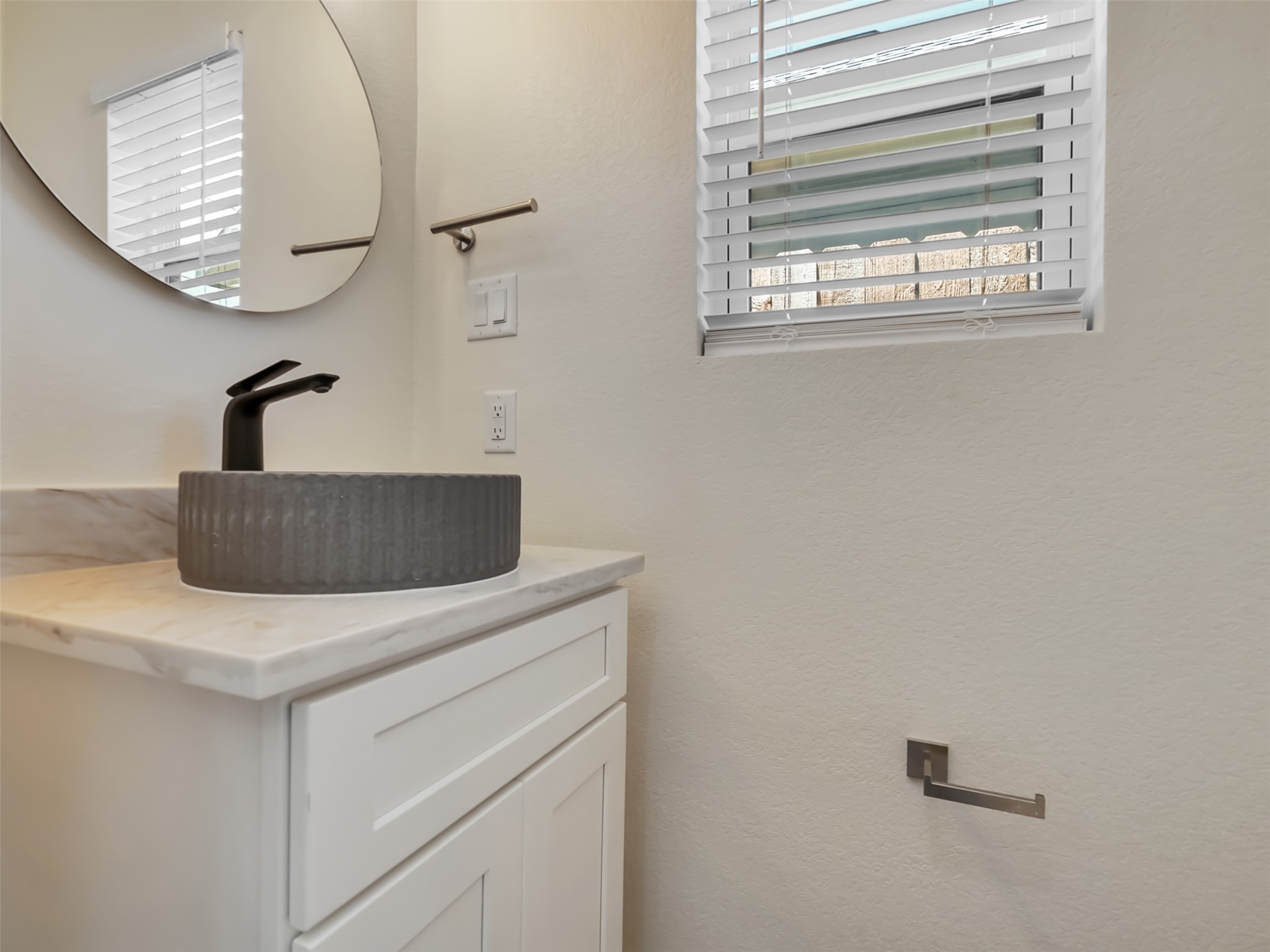 7980 Angus Street, Unit B Houston, TX 77028 - Photo 25 of 37 Gallery Image 25