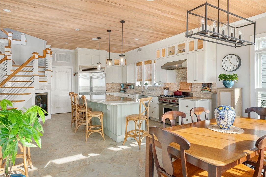 22 Shore Road Narragansett, RI 02882 - Photo 13 of 50