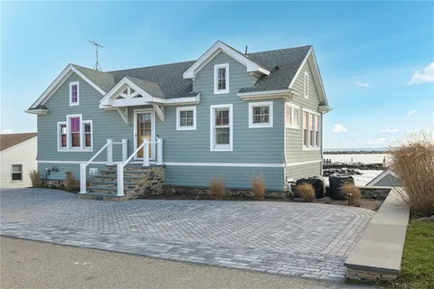 $3,600,000 | 22 Shore Road, Narragansett, RI 02882