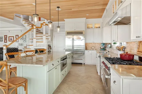 $3,600,000 | 22 Shore Road, Narragansett, RI 02882