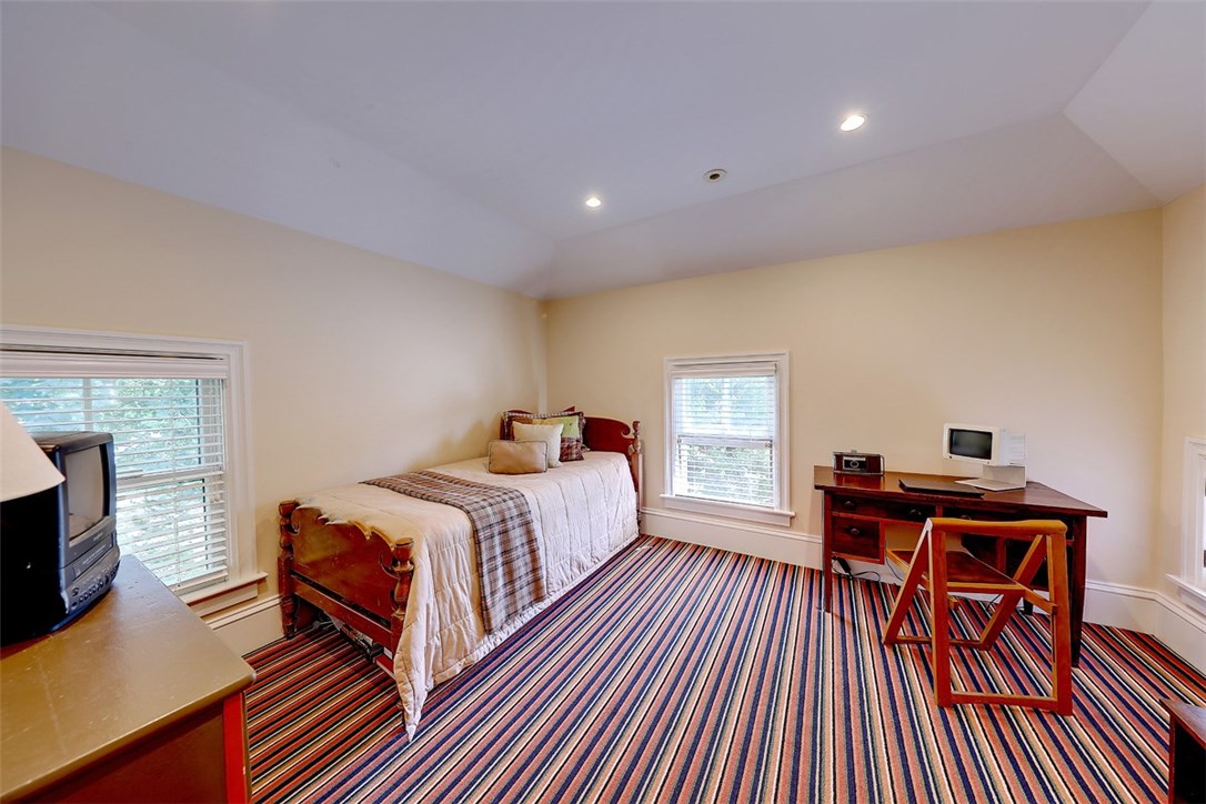 66 Alfred Drowne Road Barrington, RI 02806 - Photo 33 of 37 Gallery Image 33