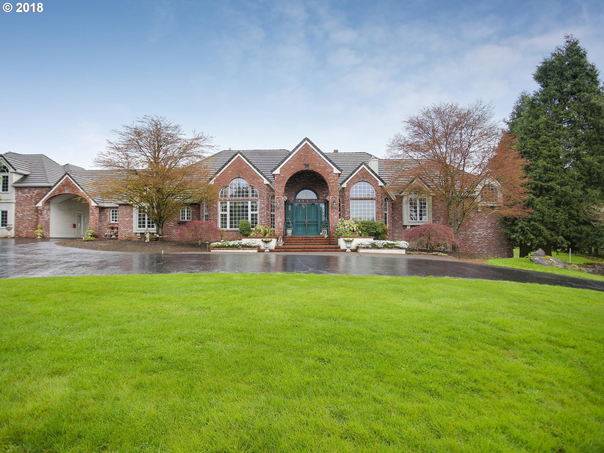 1095 Southwest Schaeffer Road West Linn, OR 97068 - Photo 1 of 32 Gallery Image 1