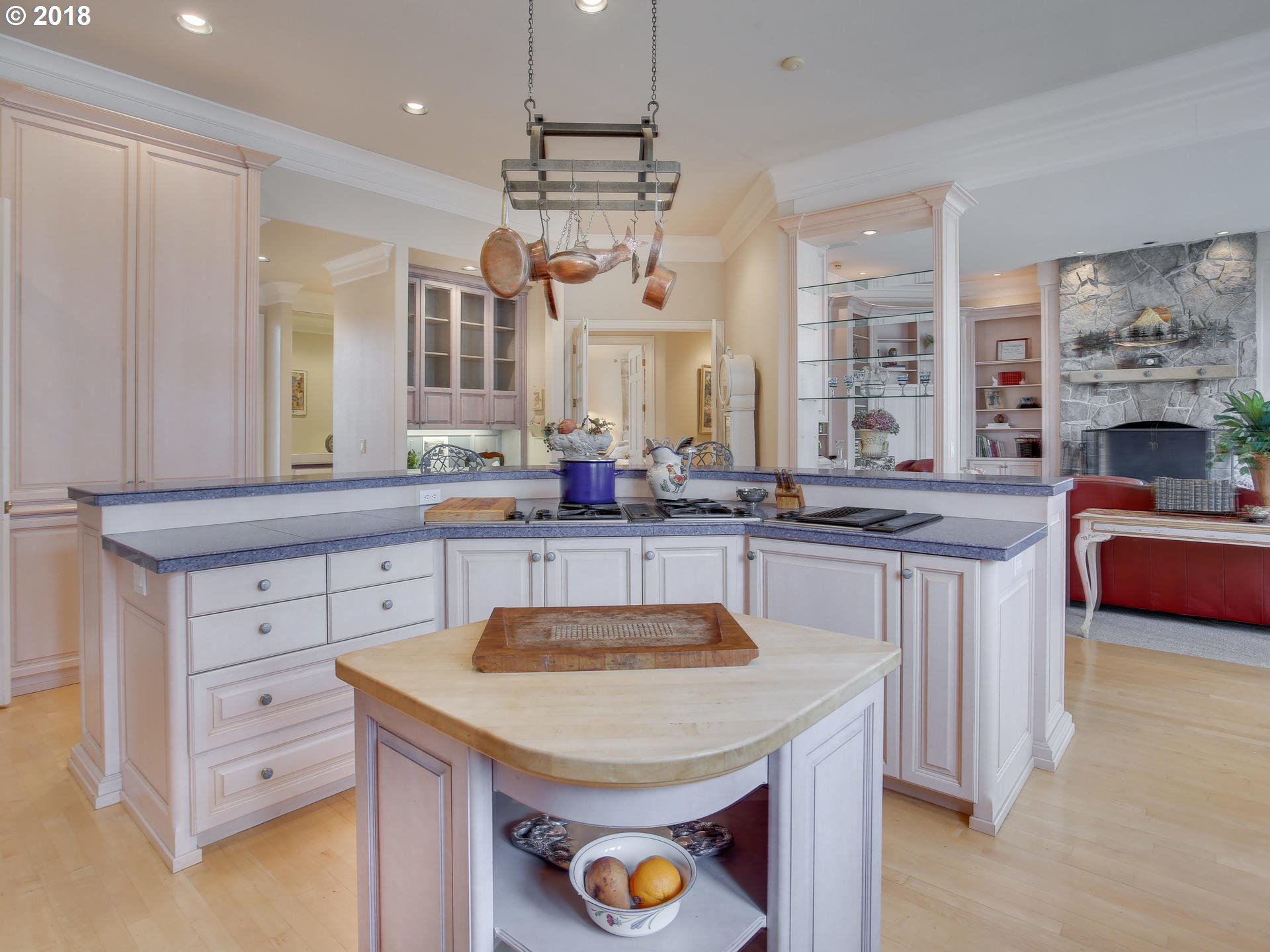 1095 Southwest Schaeffer Road West Linn, OR 97068 - Photo 11 of 32 Gallery Image 11