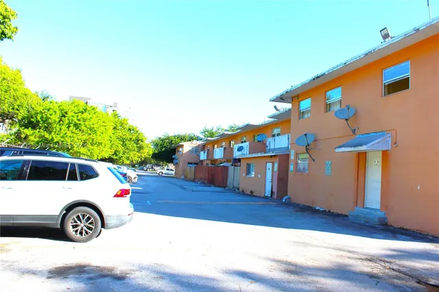 a house view with a outdoor space