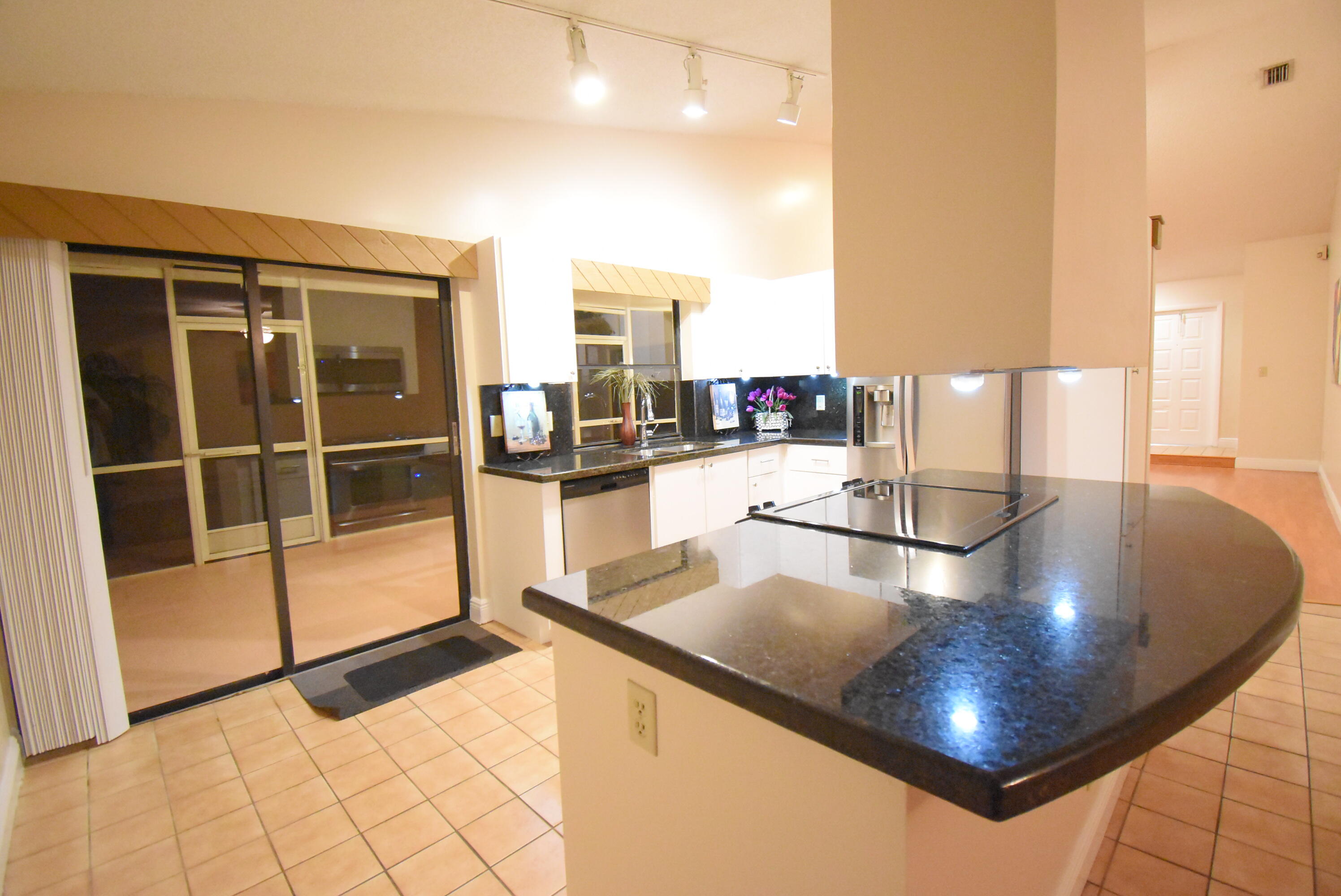11404 New Village Place Boca Raton, FL 33428 - Photo 5 of 29 DSC_0080