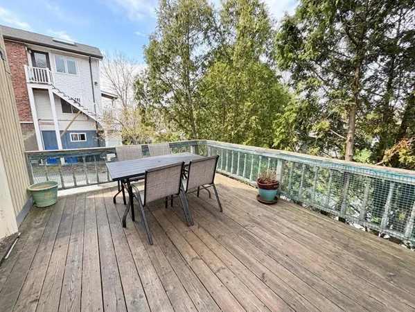 $4,400 | 9 Reservoir Road, Unit 2, Brookline, MA 02467