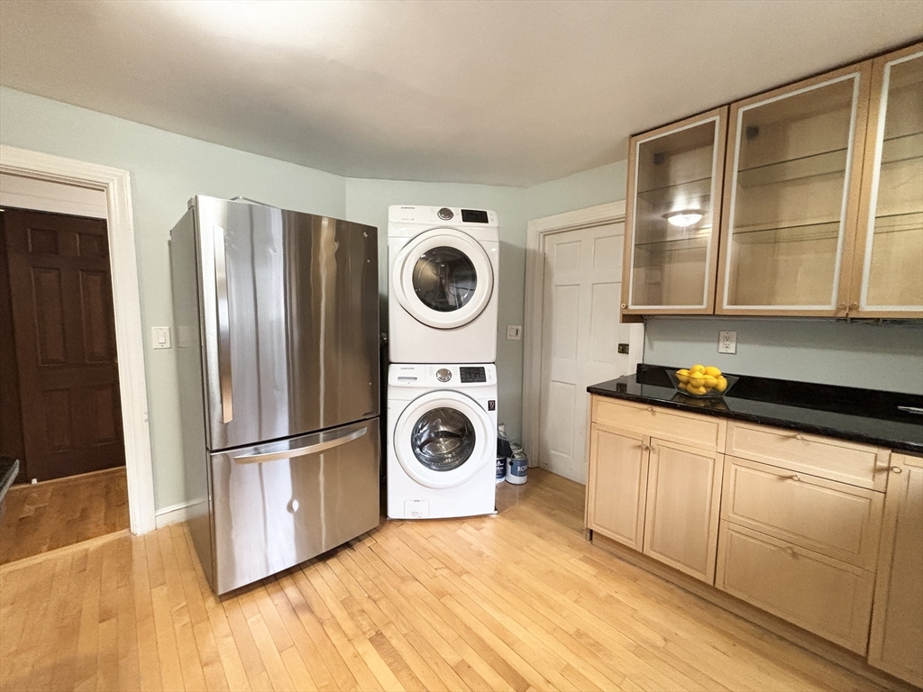 9 Reservoir Road, Unit 2 Chestnut Hill, MA 02467 - Photo 4 of 12