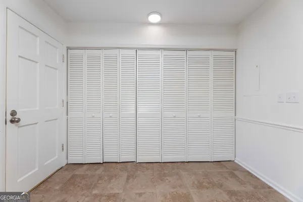 an empty room with a empty space