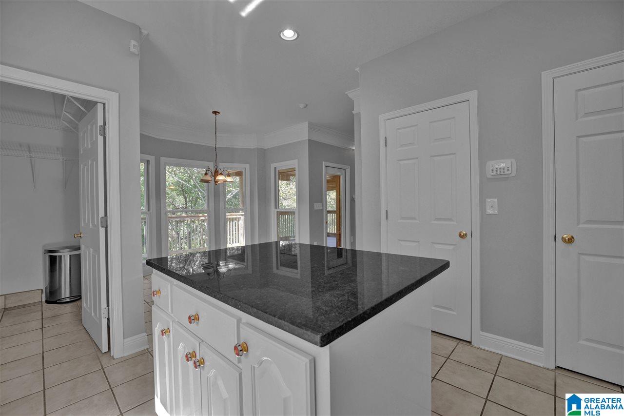 4590 South Shades Crest Road Bessemer, AL 35022 - Photo 4 of 39