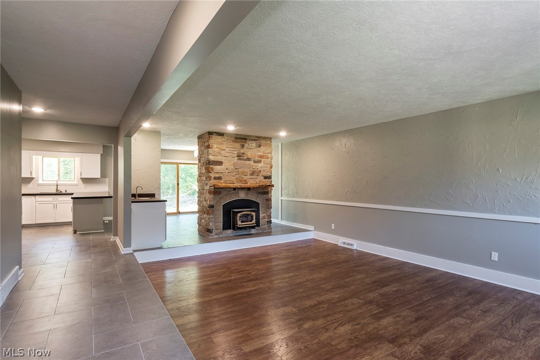 16954 Drake Road Strongsville, OH 44136 - Photo 5 of 27