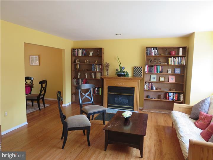 66 Rockland Road Ewing, NJ 08638 - Photo 2 of 23 Living Room