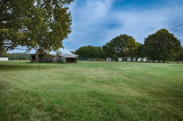 $699,000 | 81 Slaughter Pen Road, Ardmore, TN 38449